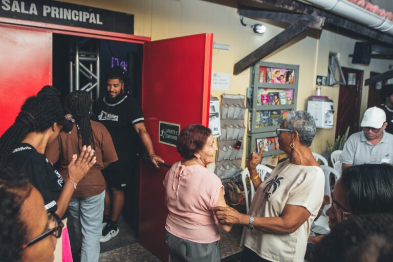 Exibição do Filme - Kasa Branca-3