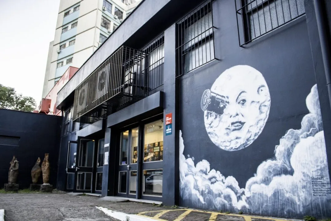 Cinema independente ocupa salas públicas e amplia acesso cultural em Porto Alegre